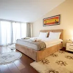 Primestay Penthouse ティラナ