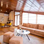 Primestay Penthouse Τίρανα